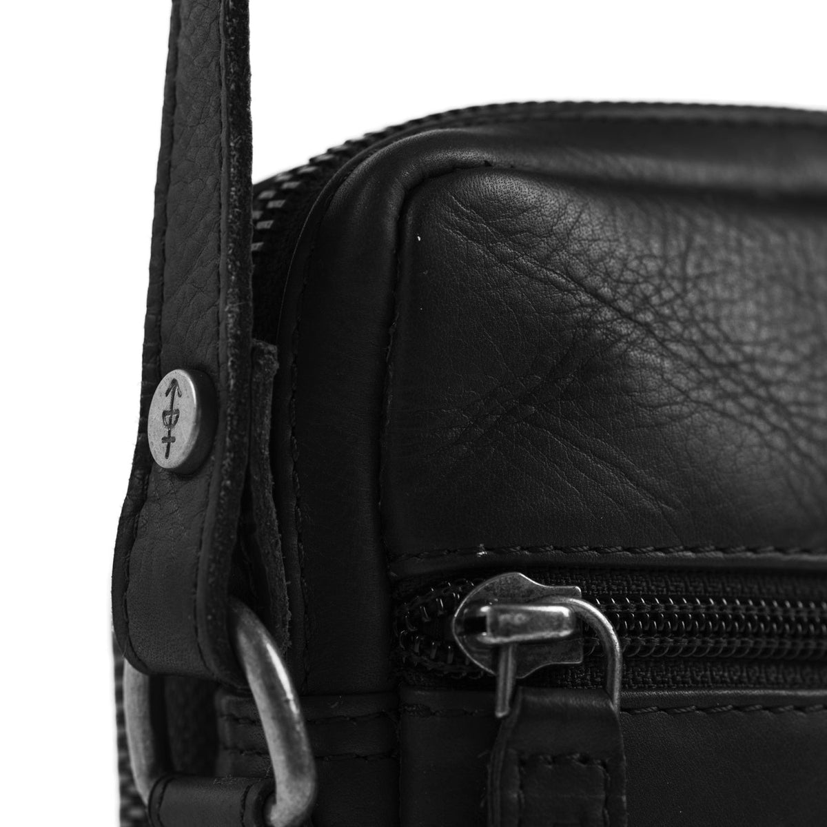 Tailored Rib Cuffs &amp; Hem Craftsmanship Construction Detail on Hamilton Full-Grain Leather Phone Bag para Mujer