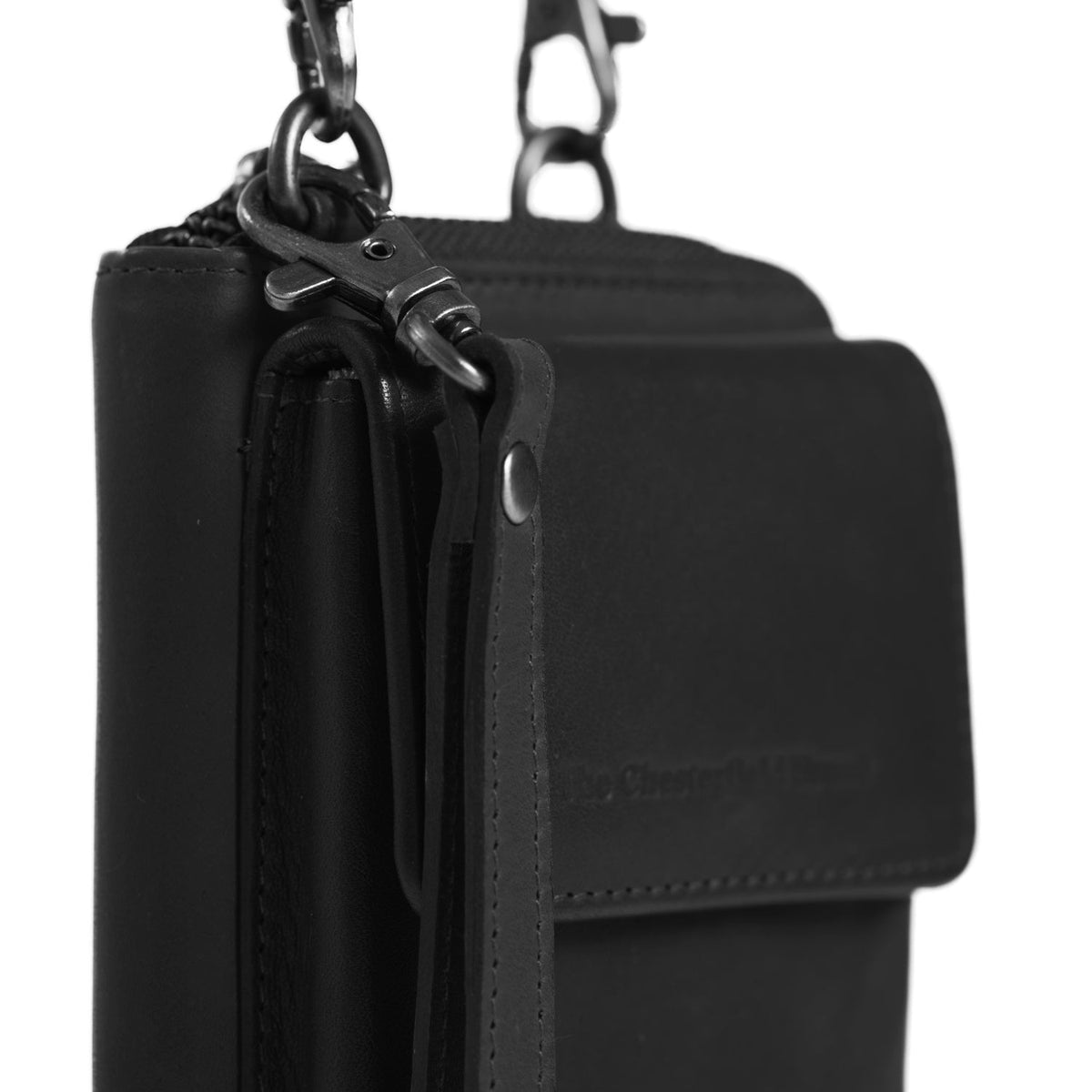 Detalle de cerca of Classic Collar &amp; Heavy-Duty Zipper Hardware on Malaga Full-Grain Leather Phone Bag para Mujer