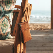 Malaga Full-Grain Leather Phone Bag para Mujer – Vista alternativa del producto 3