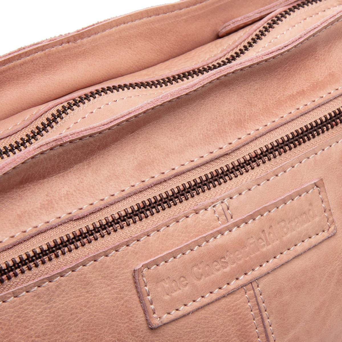 Vista interior Showing Dedicated Padded Laptop Sleeve &amp; Multi-Compartment Organization