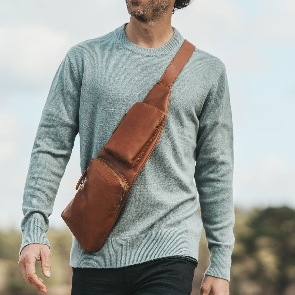 Leather Sling Bag Logan para Mujer – Vista alternativa del producto 2