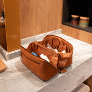 Elmia Full-Grain Leather Toiletry Bag para Mujer – Vista alternativa del producto 2