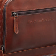 Detalle de cerca of Classic Collar &amp; Heavy-Duty Zipper Hardware on Leather Trolley San Marino para Mujer