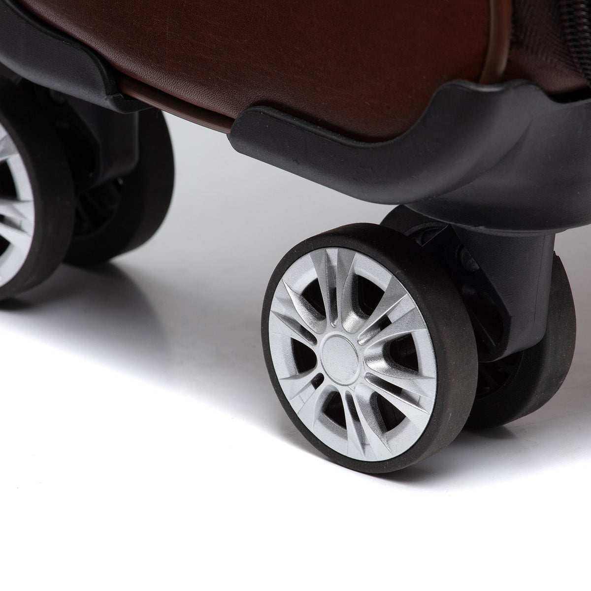 Styled Fit Perspective of Leather Trolley San Marino para Mujer on Model - Natural Daylight Drape