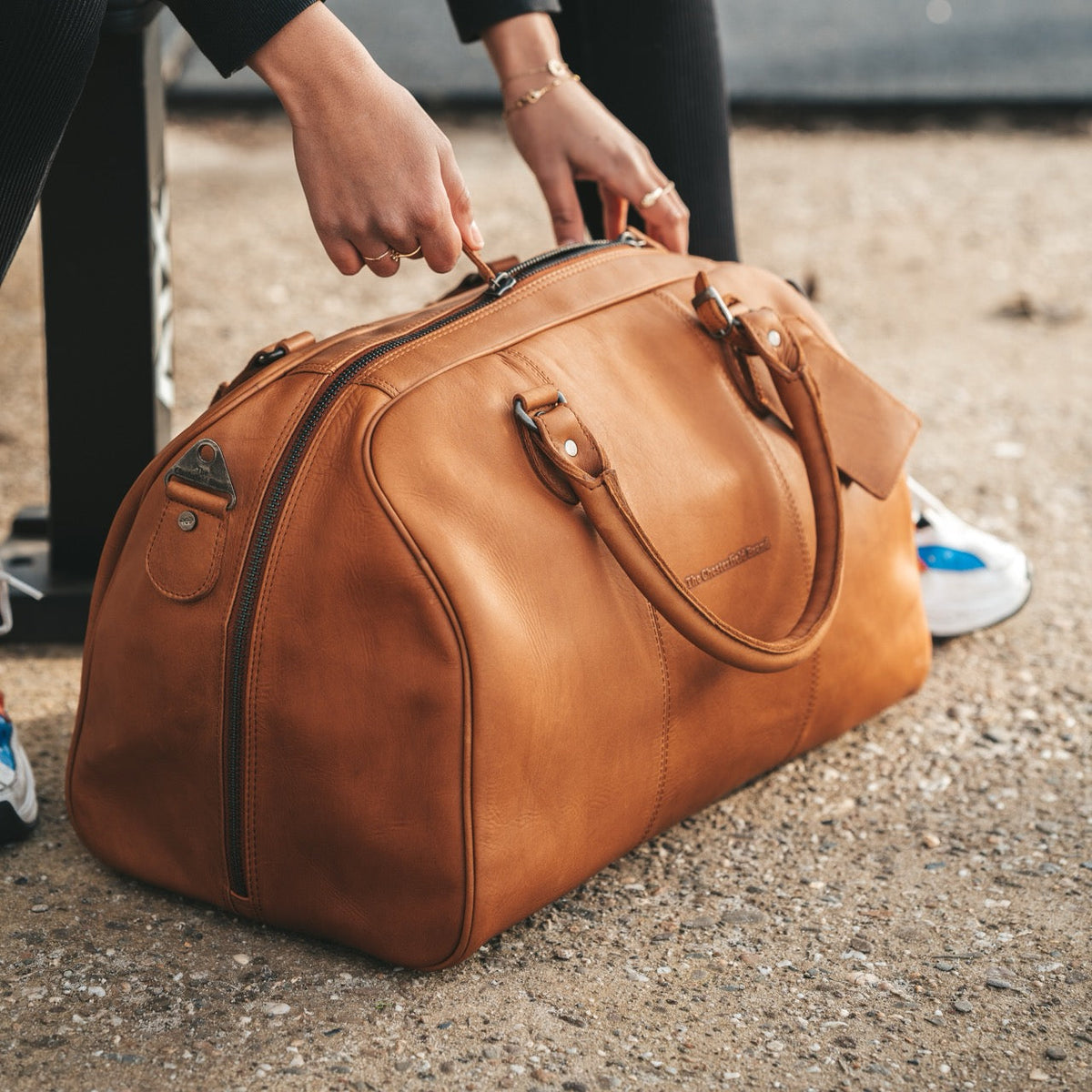 Liam Full-Grain Leather Weekender Bag para Mujer – Vista alternativa del producto 3