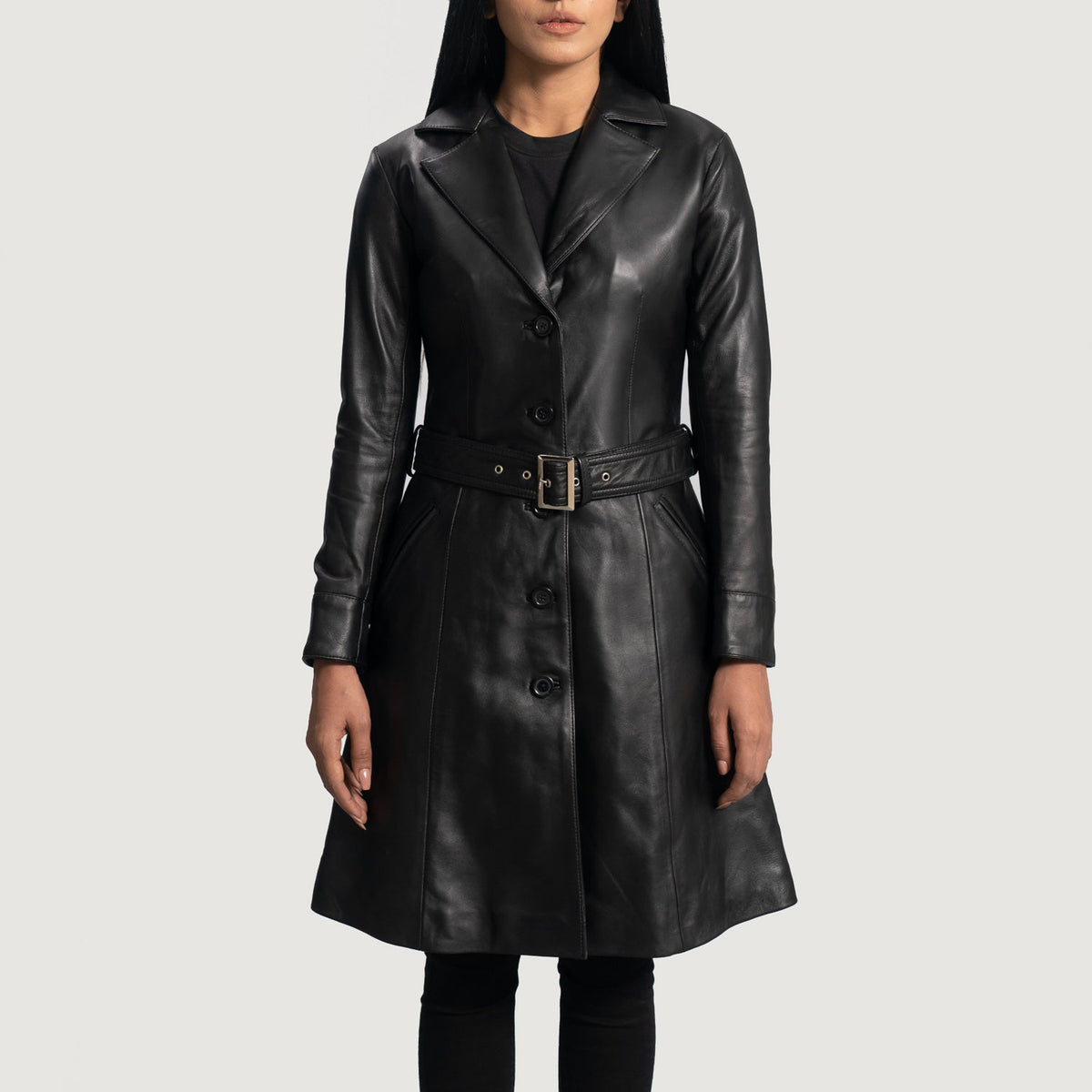 Detalle de cerca of Notch &amp; Button Hardware on Women's Moonlight Negro Trench de Cuero para Mujer