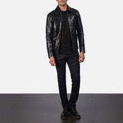 Detalle de cerca of Shirt &amp; Zipper Hardware on Men's Mystical Black Leather Jacket