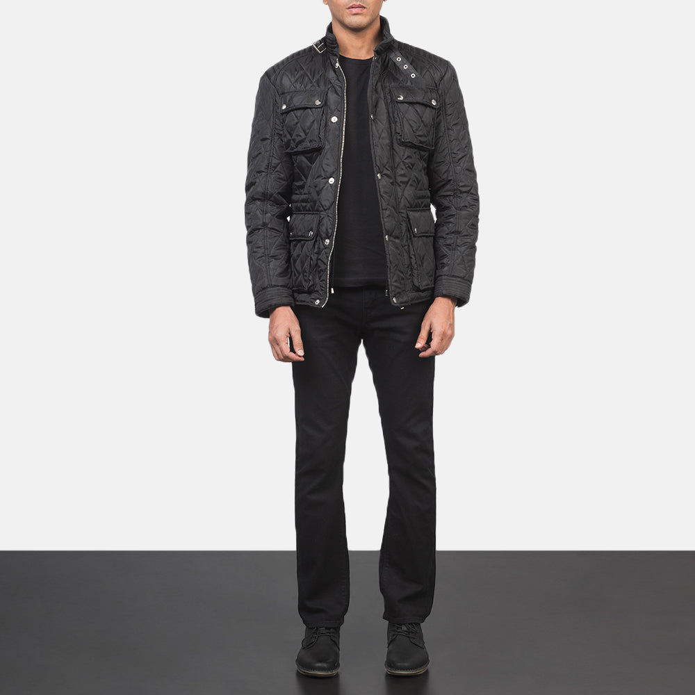 Adalyn Acolchado Negro Chaqueta Biker de Cuero para Mujer - Vista lateral mostrando el corte ergonómico de mangas