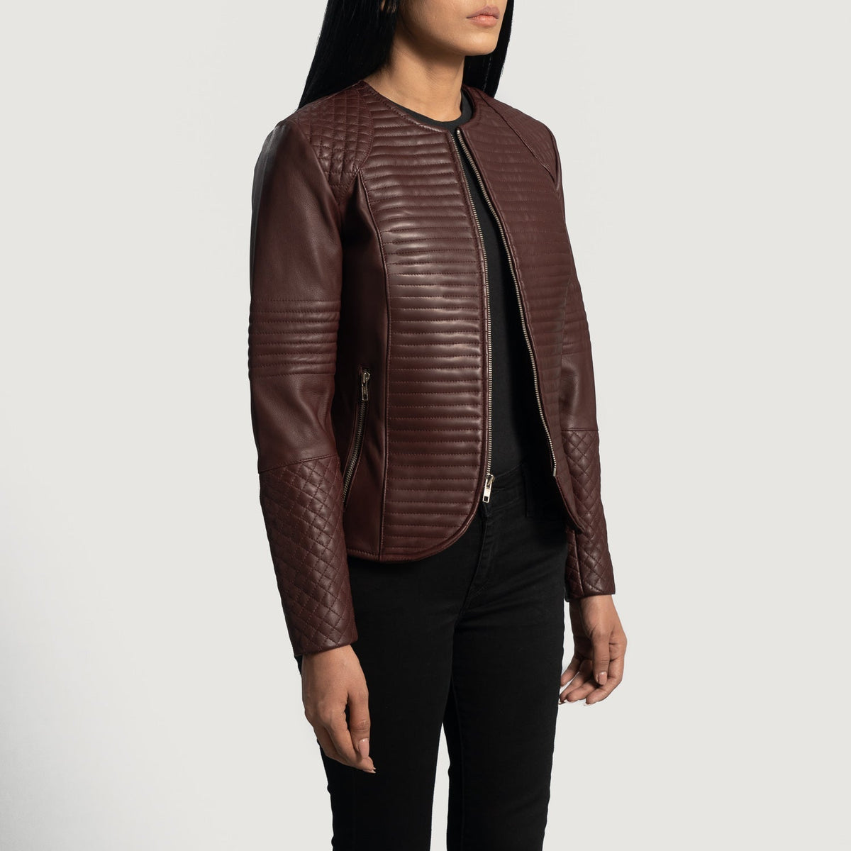 Maroon Sheepskin Leather Biker Jacket - Vista trasera con ajuste entallado en hombros y bajo impecable
