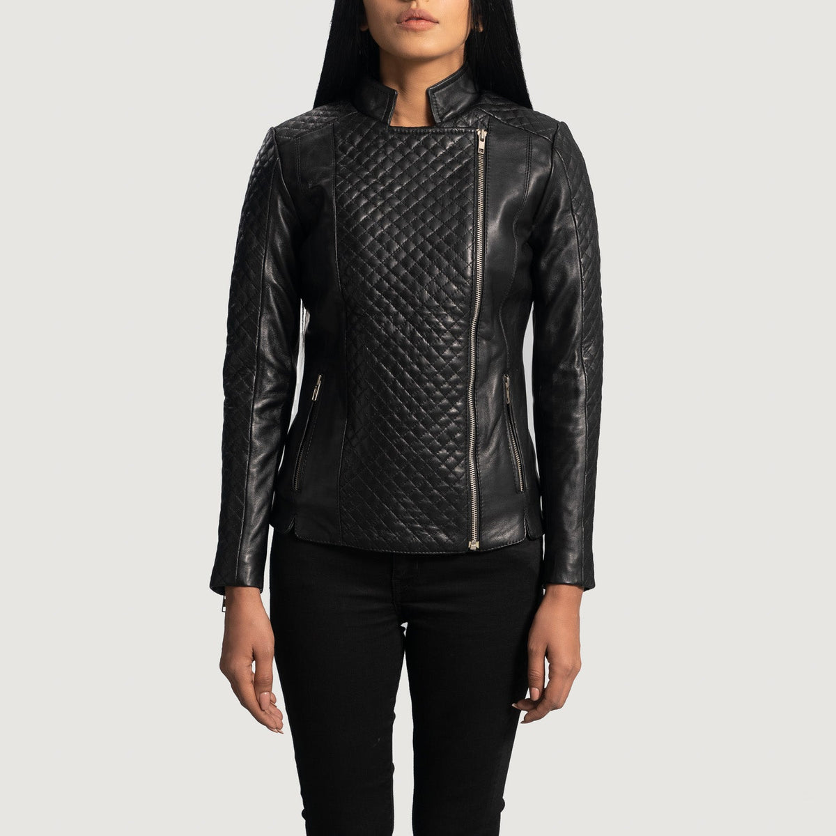 Women's Orient Grain Acolchado Negro Chaqueta Biker de Cuero para Mujer in Black Sheepskin Leather - Vista frontal y silueta a medida | Comprar online