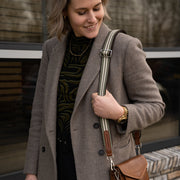 Green 100% Full-Grain leather Goods - Vista trasera con ajuste entallado en hombros y bajo impecable