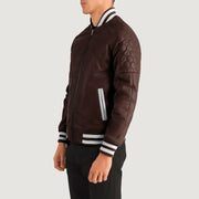 
Maroon Sheepskin Leather Varsity Jacket - Vista posterior con hombros definidos y bajo impecable