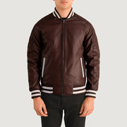 
Vista de detalle of Varsity collar & Zipper Hardware on Pascal Granate Leather Varsity Chaqueta de Cuero para Hombre