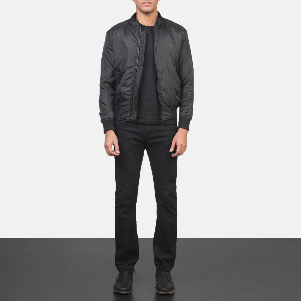 Men's Ramon Negro Cazadora Bomber de Cuero para Hombre - Vista de perfil lateral con corte ergonómico de manga