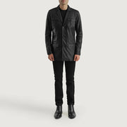 Ray Cutler Black Leather Blazer - Vista de perfil lateral con corte ergonómico de manga