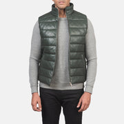 
Reeves Verde Leather Chaleco acolchado para Hombre in Green Sheepskin Leather - Vista frontal y silueta entallada | Comprar online