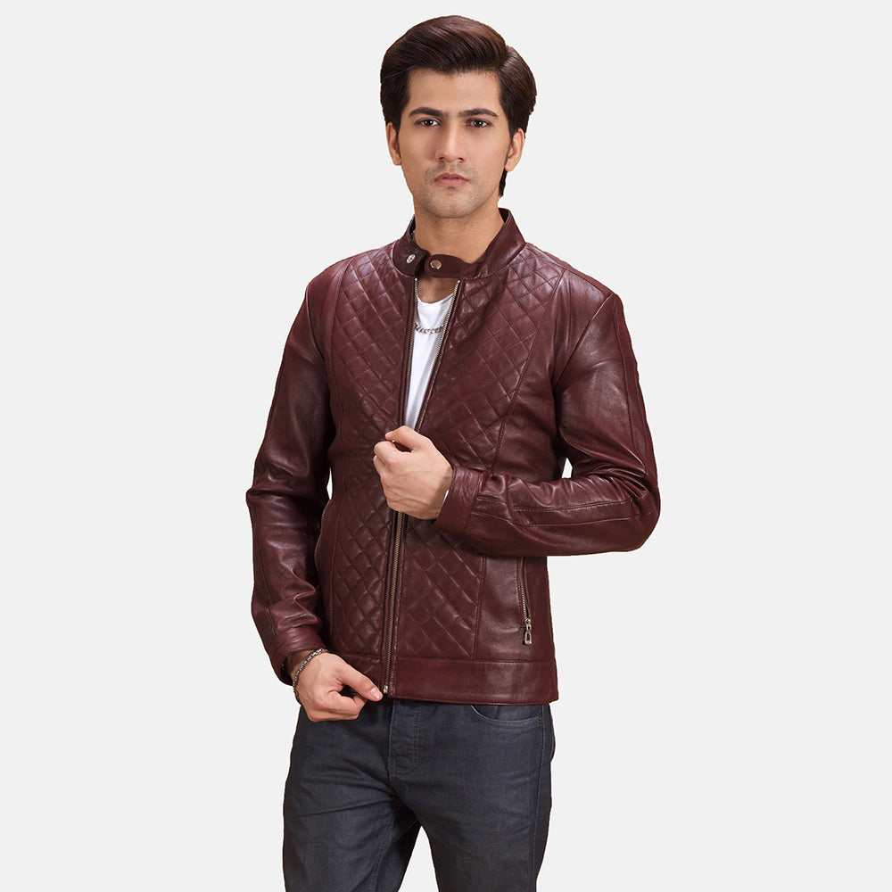 
Rumano Jae Granate Chaqueta Biker de Cuero para Hombre in Maroon Sheepskin Leather - Vista frontal y silueta entallada | Comprar online