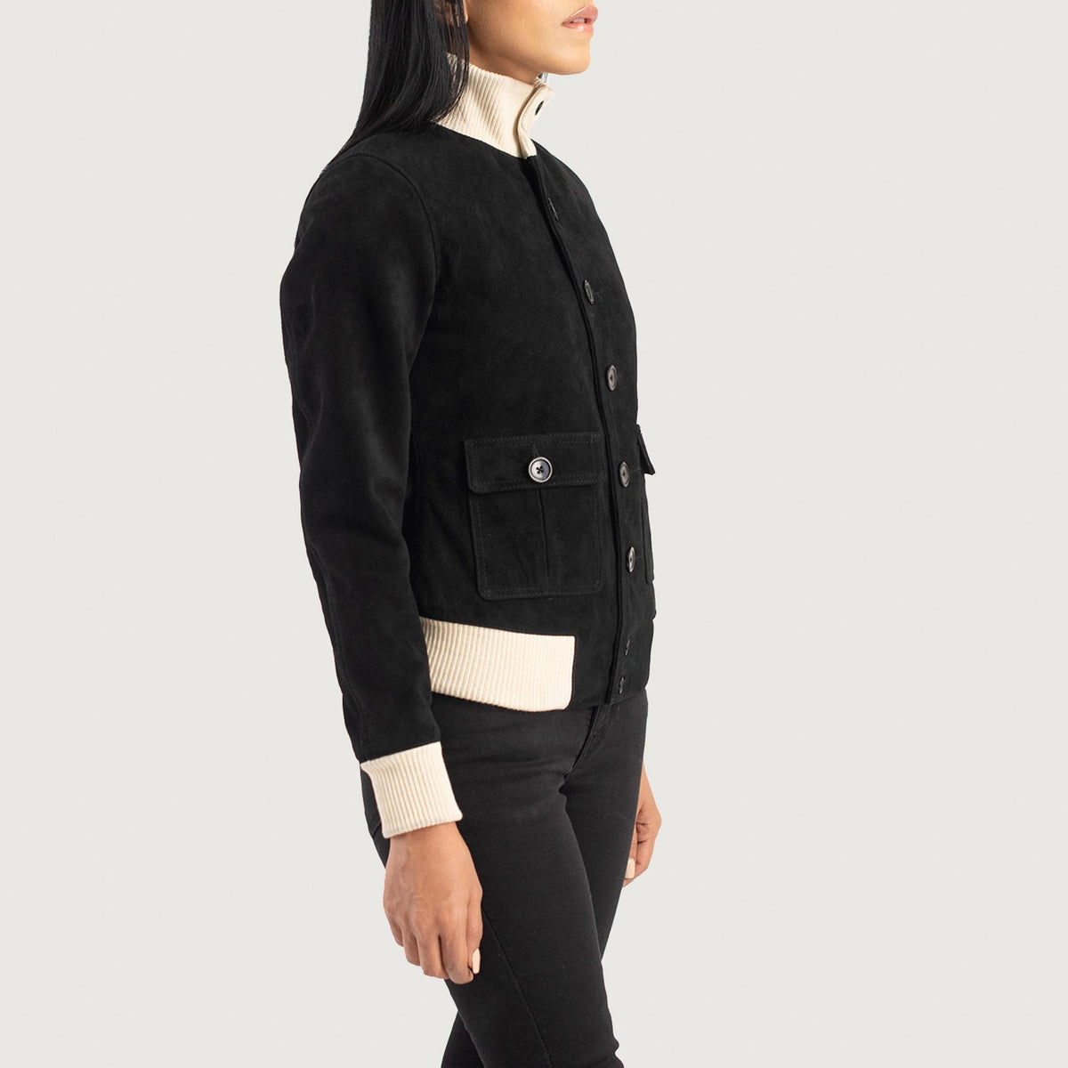 
Black Goatskin Suede Bomber Jacket - Vista posterior con hombros definidos y bajo impecable
