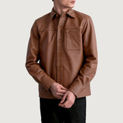 Scout Matte Marrón Leather Shirt para Hombre - Vista de perfil lateral con corte ergonómico de manga