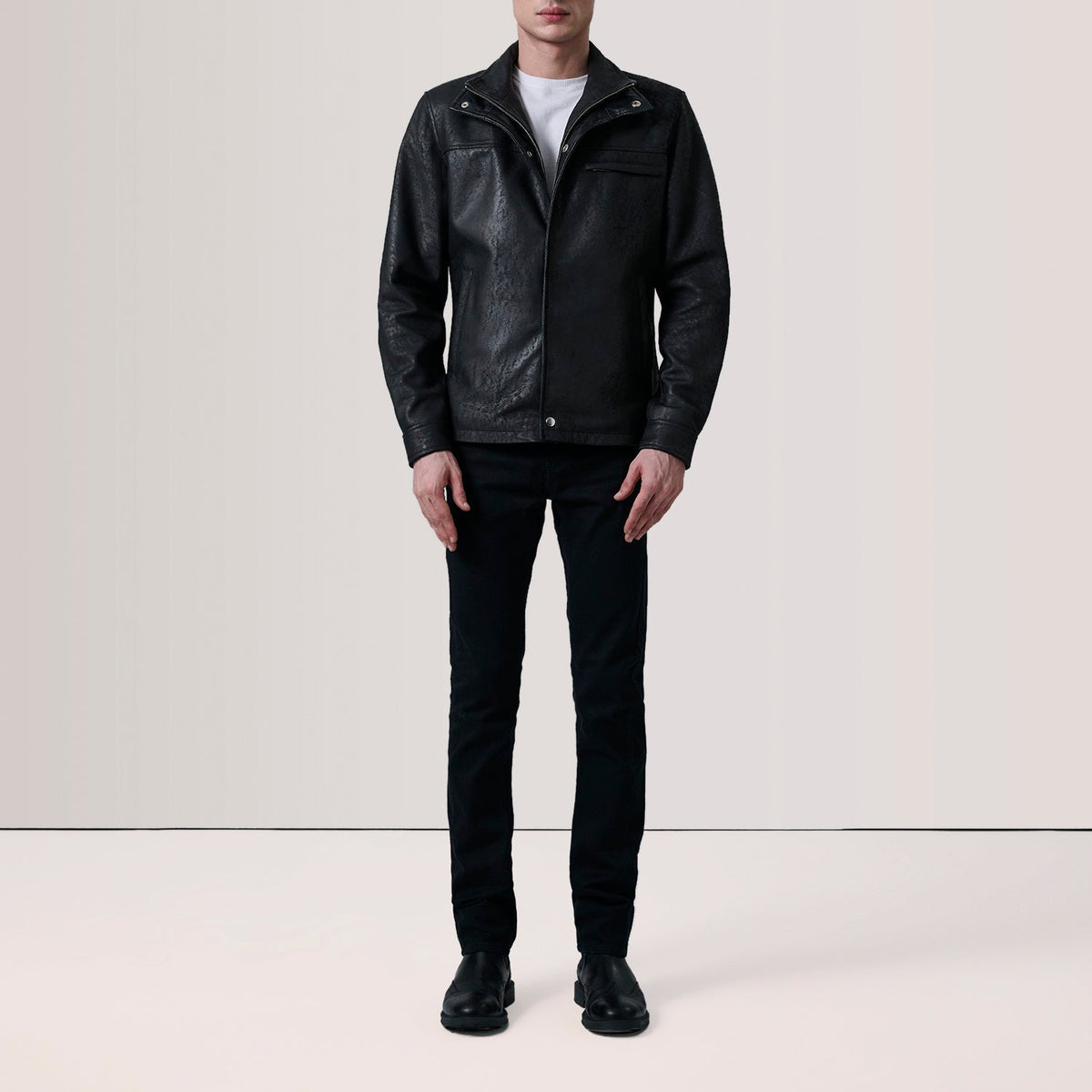 Distressed Black Sheepskin Snuffed Biker Jacket - Vista trasera con ajuste entallado en hombros y bajo impecable