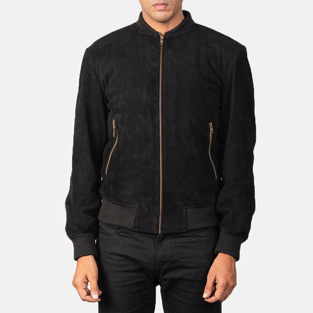 Detalle de cerca of Varsity &amp; Zipper Hardware on Men's Shane Negro Suede Cazadora Bomber de Cuero para Hombre