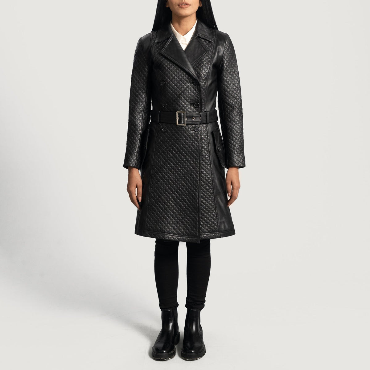 
Sweet Susan Negro Gabardina Trench de Cuero para Mujer - Vista lateral mostrando el corte ergonómico de mangas