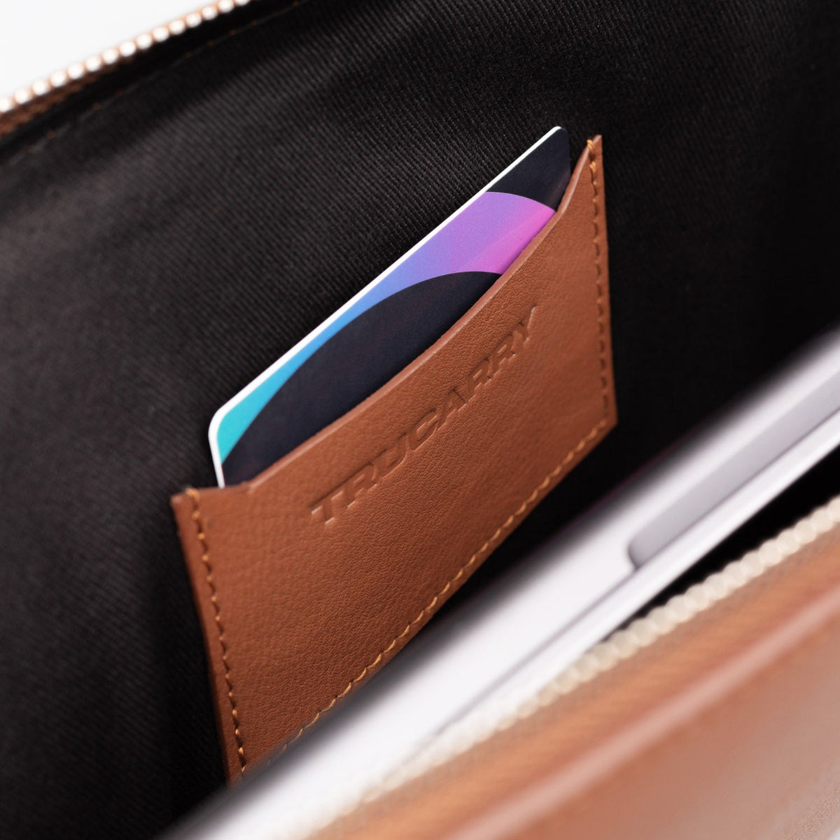 
Vista interior Showing Cotton Twill & Dos bolsillos interiores de utilidad