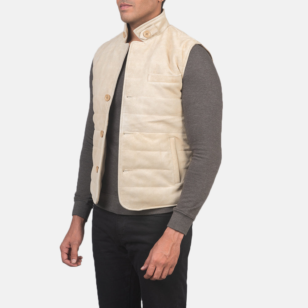 
Off-White Goatskin Suede Leather Vest - Vista posterior con hombros definidos y bajo impecable