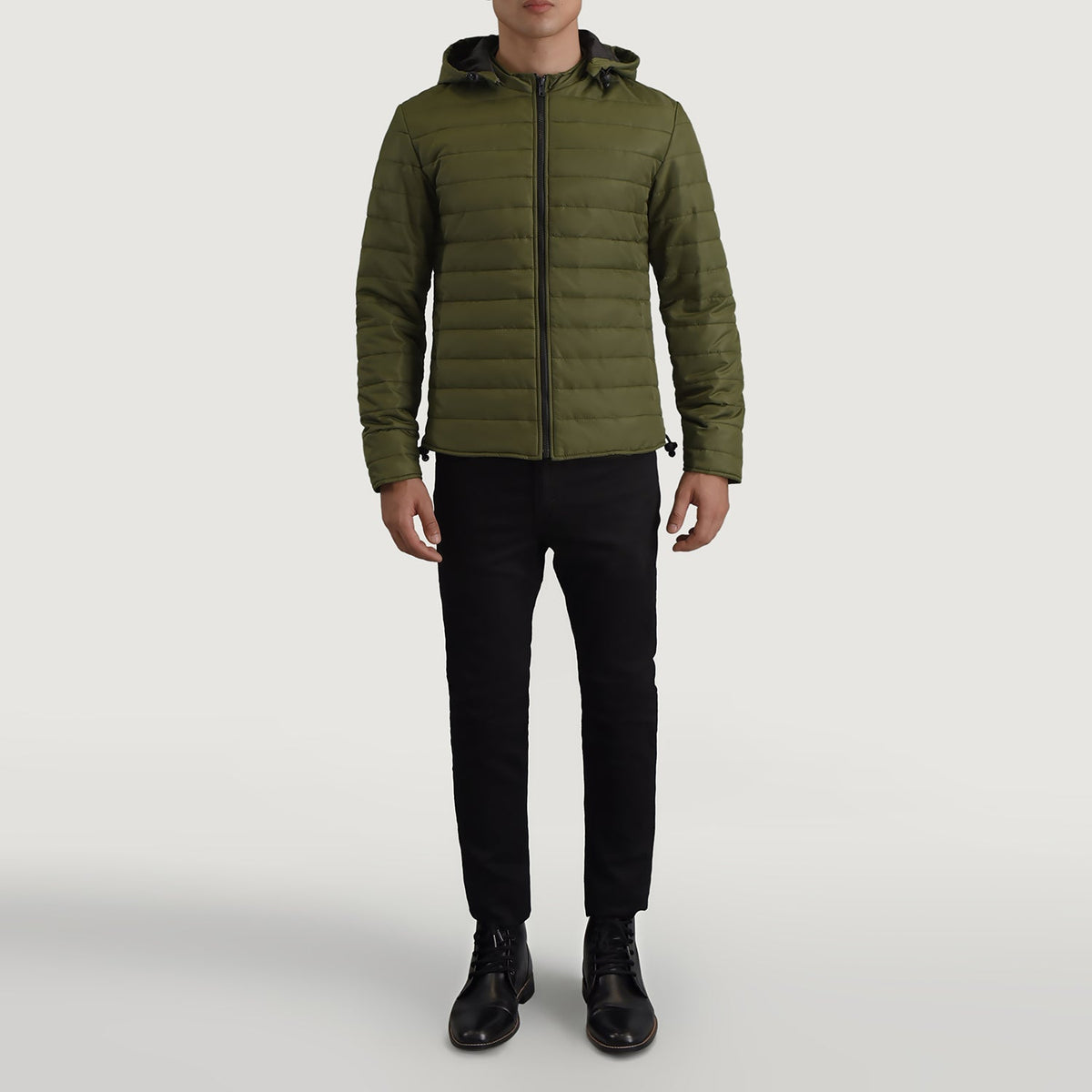 
Tyler Verde Hooded Puffer Chaqueta de Cuero para Hombre - Vista lateral mostrando el corte ergonómico de mangas