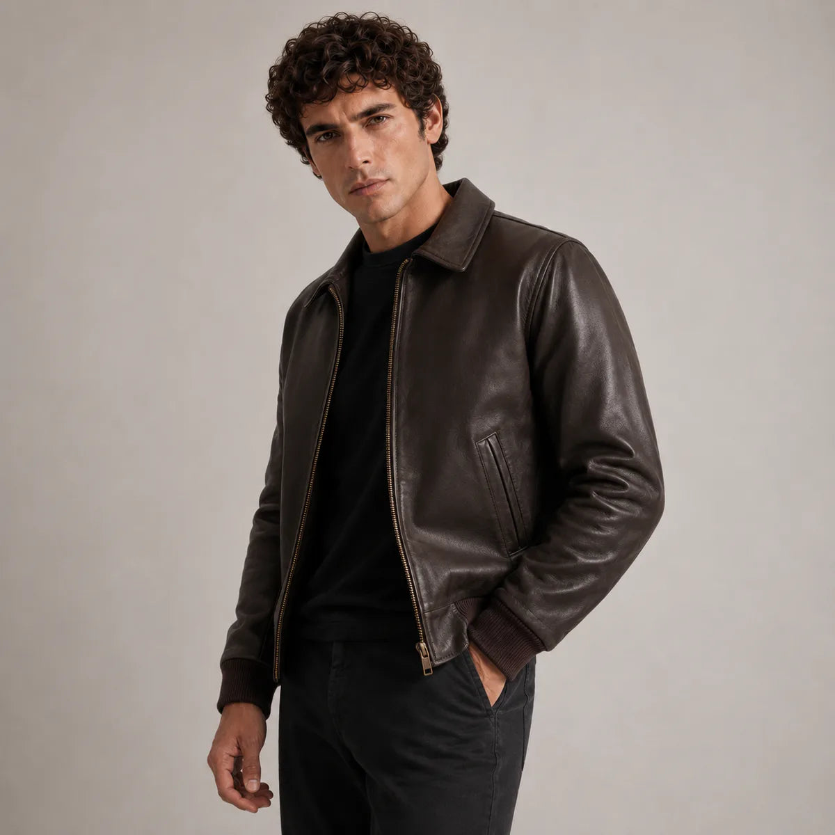 
Dark Brown Authentic Sheepskin &Amp; Shearling Bomber Jacket - Vista posterior con hombros definidos y bajo impecable