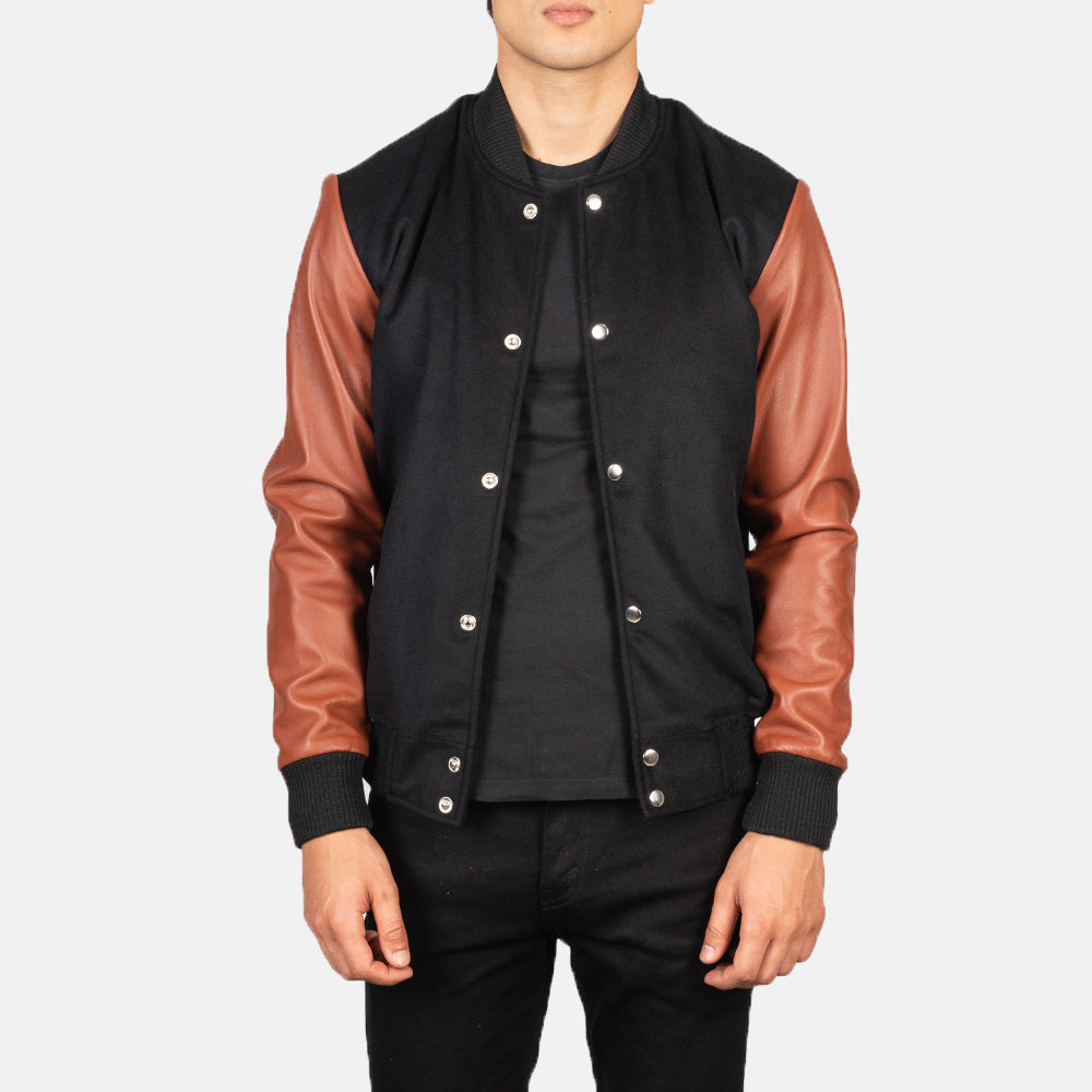 Men's Vaxton Brown Hybrid Varsity Jacket in Black &amp; Brown Sheepskin Leather - Vista frontal y silueta a medida | Comprar online