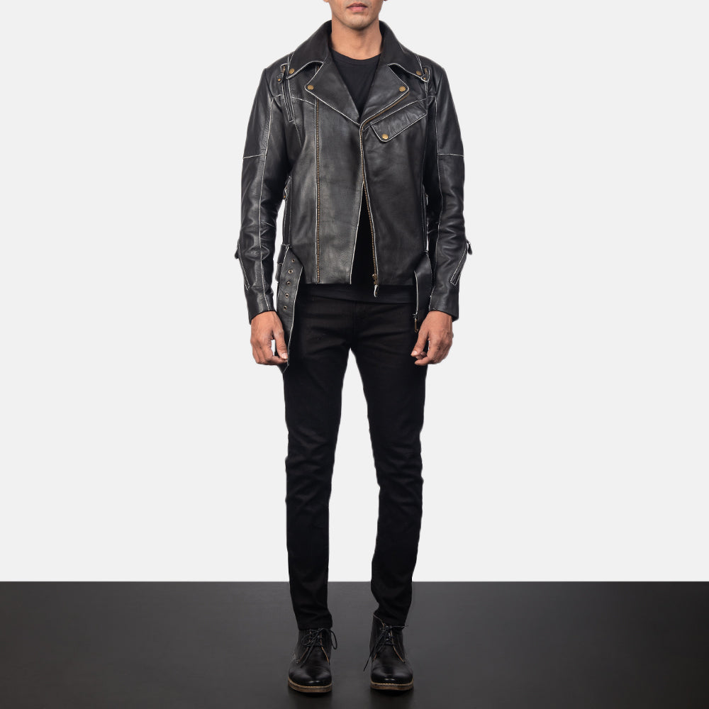Men's Vincent Black Leather Biker Jacket - Vista de perfil lateral con corte ergonómico de manga