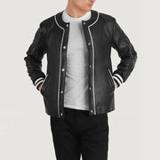 Willis Black Leather Varsity Jacket in Black Sheepskin Leather - Vista frontal y silueta a medida | Comprar online