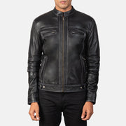 Detalle de cerca of Band &amp; Zipper Hardware on Youngster Distressed Black Leather Jacket