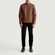 Detalle de cerca of Snap Button &amp; Zipper Hardware on Zen Matte Marrón Chaqueta Biker de Cuero para Hombre