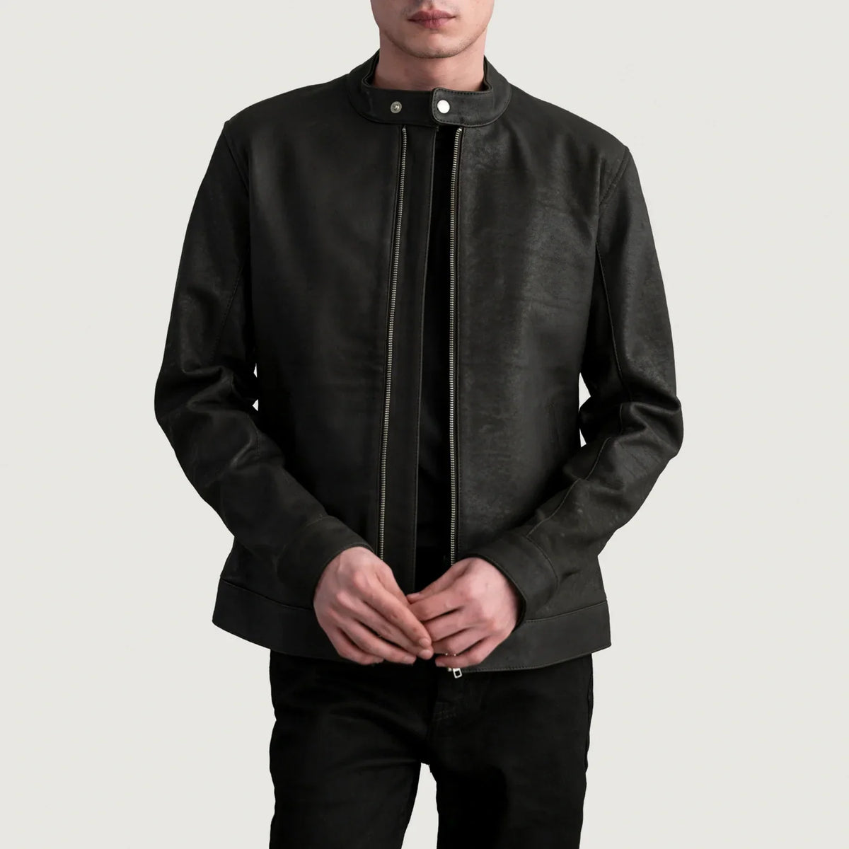 
Zen Tumbled Marrón Chaqueta Biker de Cuero para Hombre in Tumbled Brown Sheepskin Leather - Vista frontal y silueta entallada | Comprar online