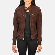 
Zenna Mocha Suede Bomber Jacket in Brown Goat Suede - Vista frontal y silueta entallada | Comprar online